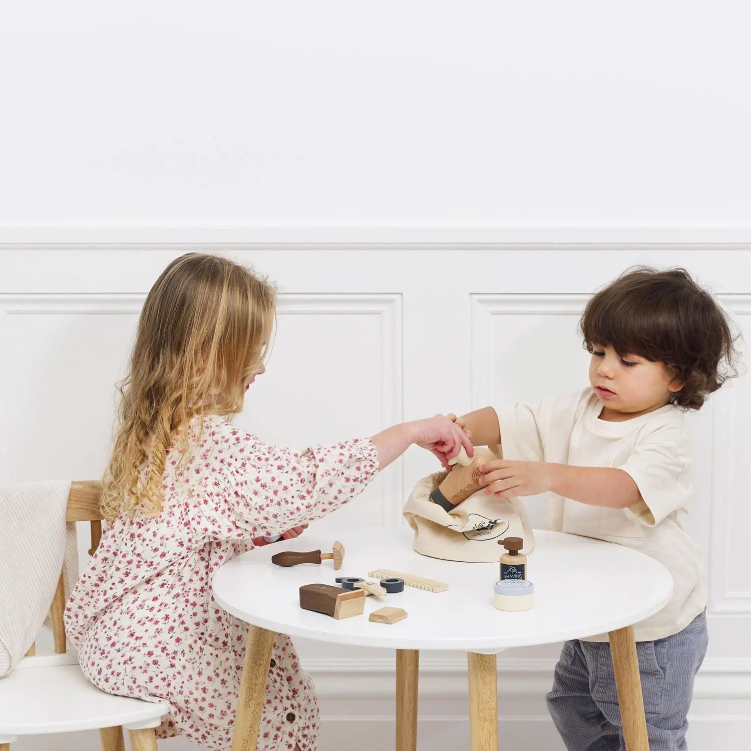 Friseur und Barbier Set / Hairdresser and Barber Set-Le Toy Van (LTV)