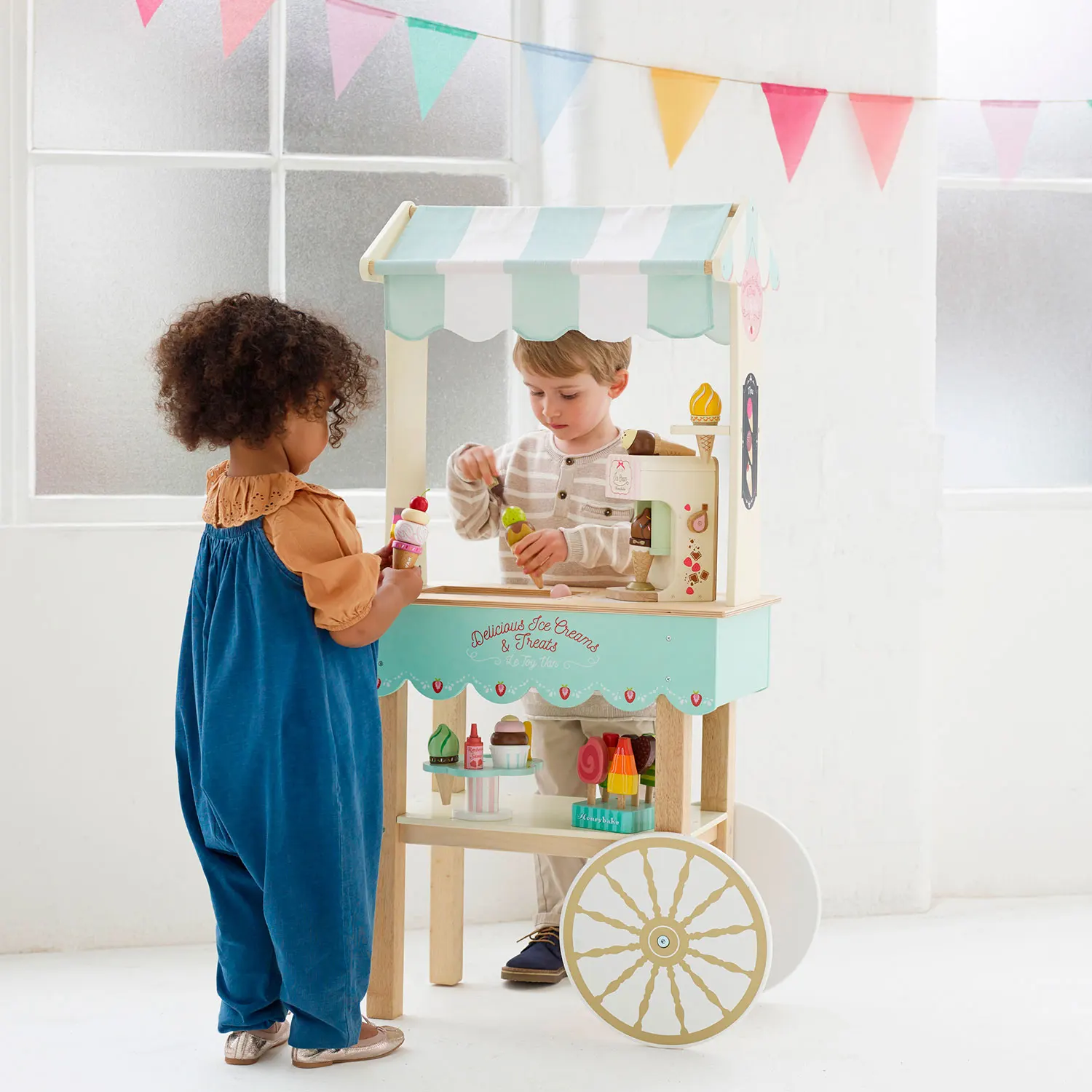Eiscremewagen / Ice Cream Trolley Market Stall-Le Toy Van (LTV)