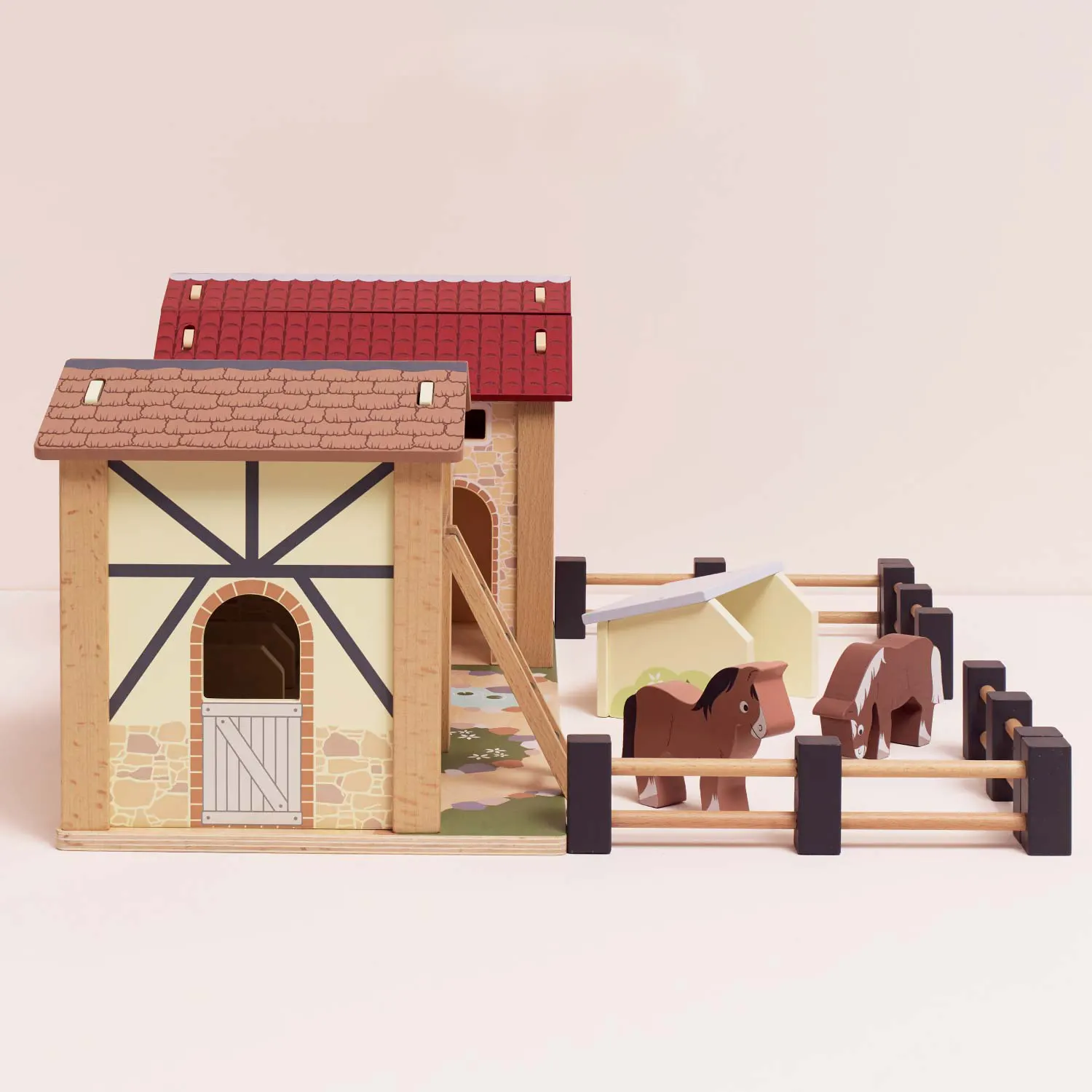 Bauernhof / Wooden Farmyard Stable-Le Toy Van (LTV)