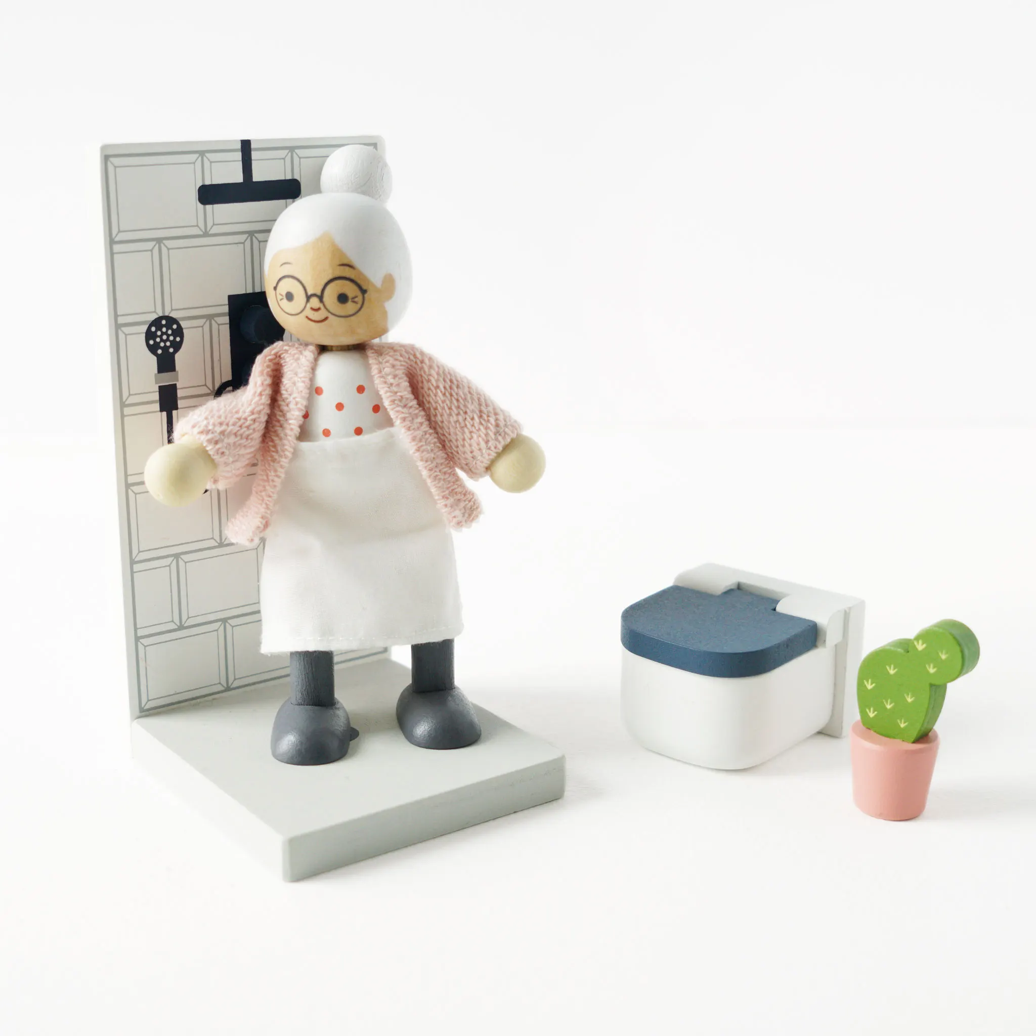 Meine Familie / Dolls House Family - 7 Piece (New Look)-Le Toy Van (LTV)