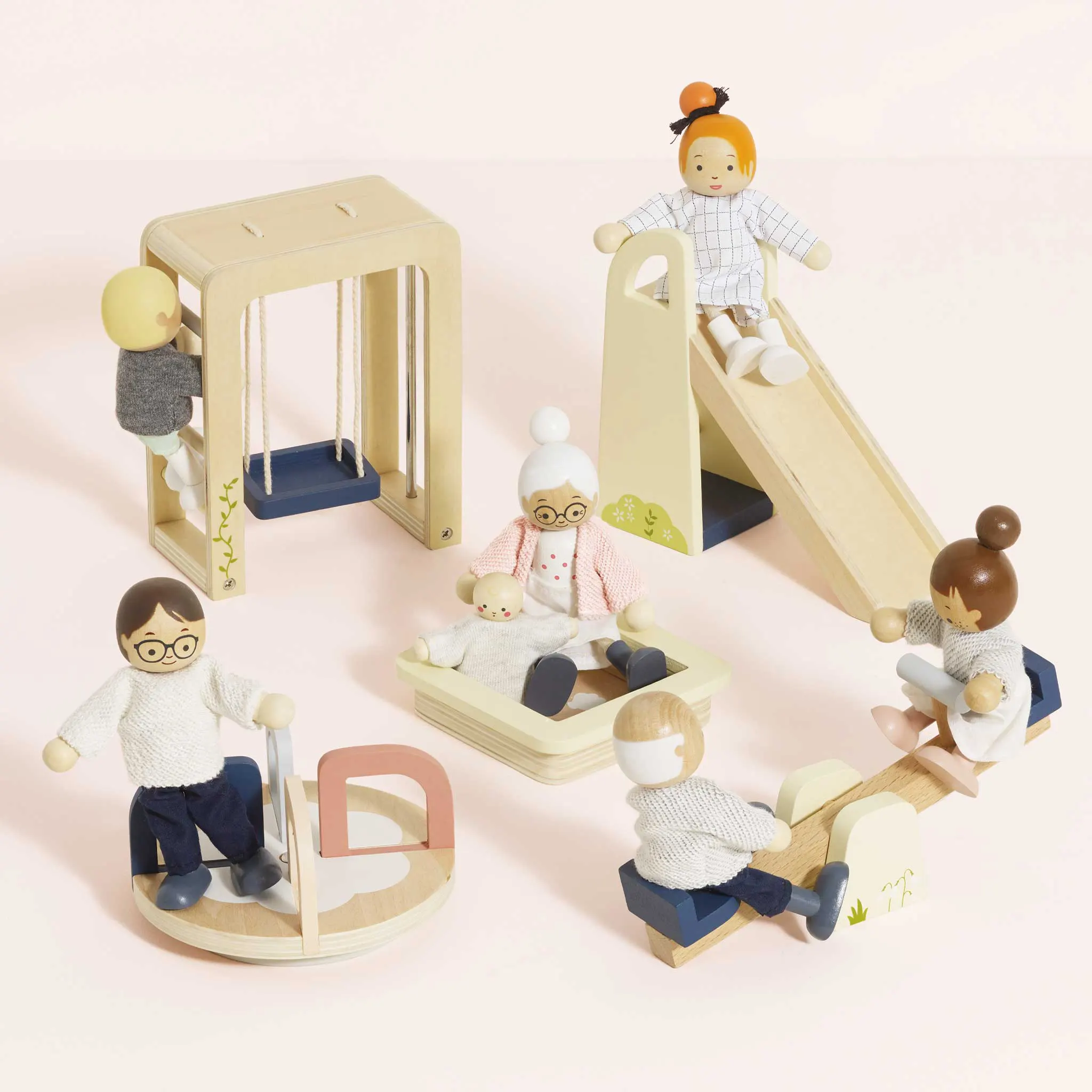 Spielplatz für Puppenhaus / Dollshouse Outdoor Play furniture-Le Toy Van (LTV)