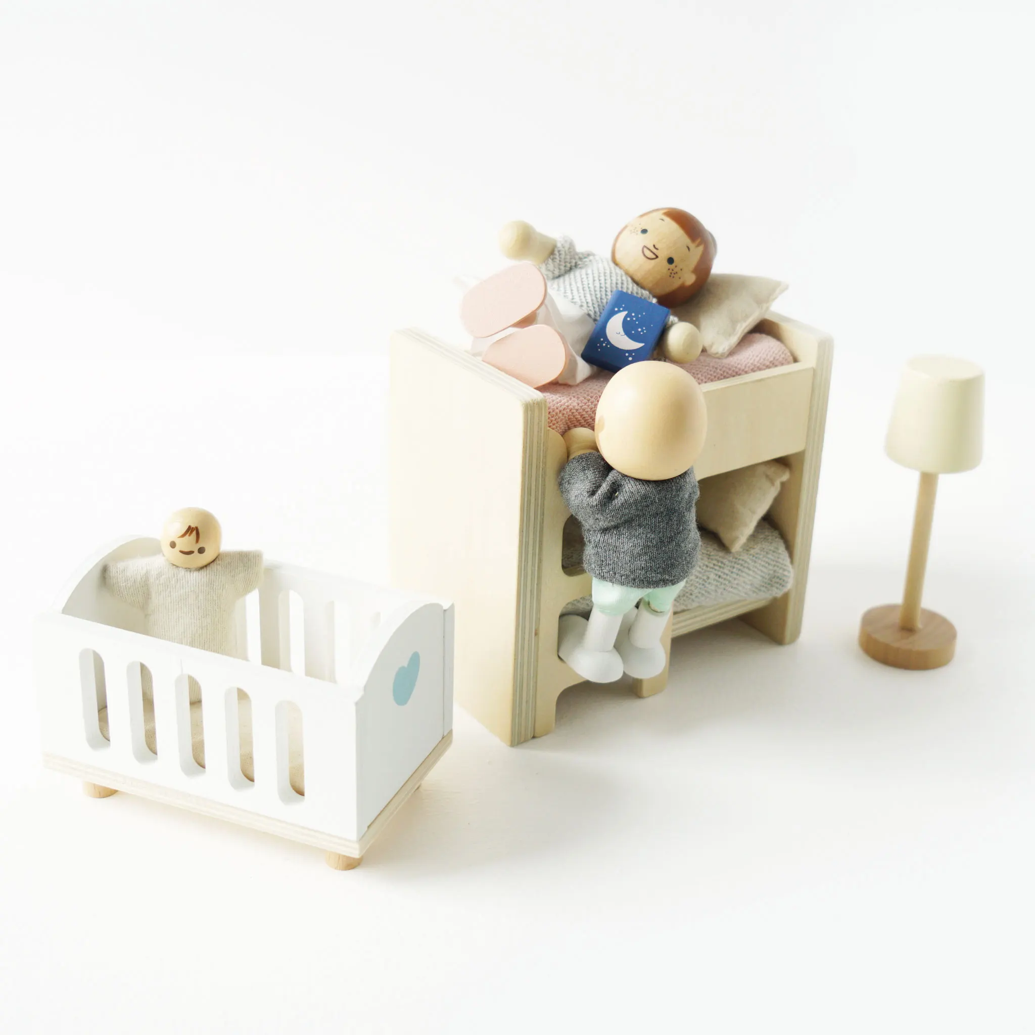 Meine Familie / Dolls House Family - 7 Piece (New Look)-Le Toy Van (LTV)