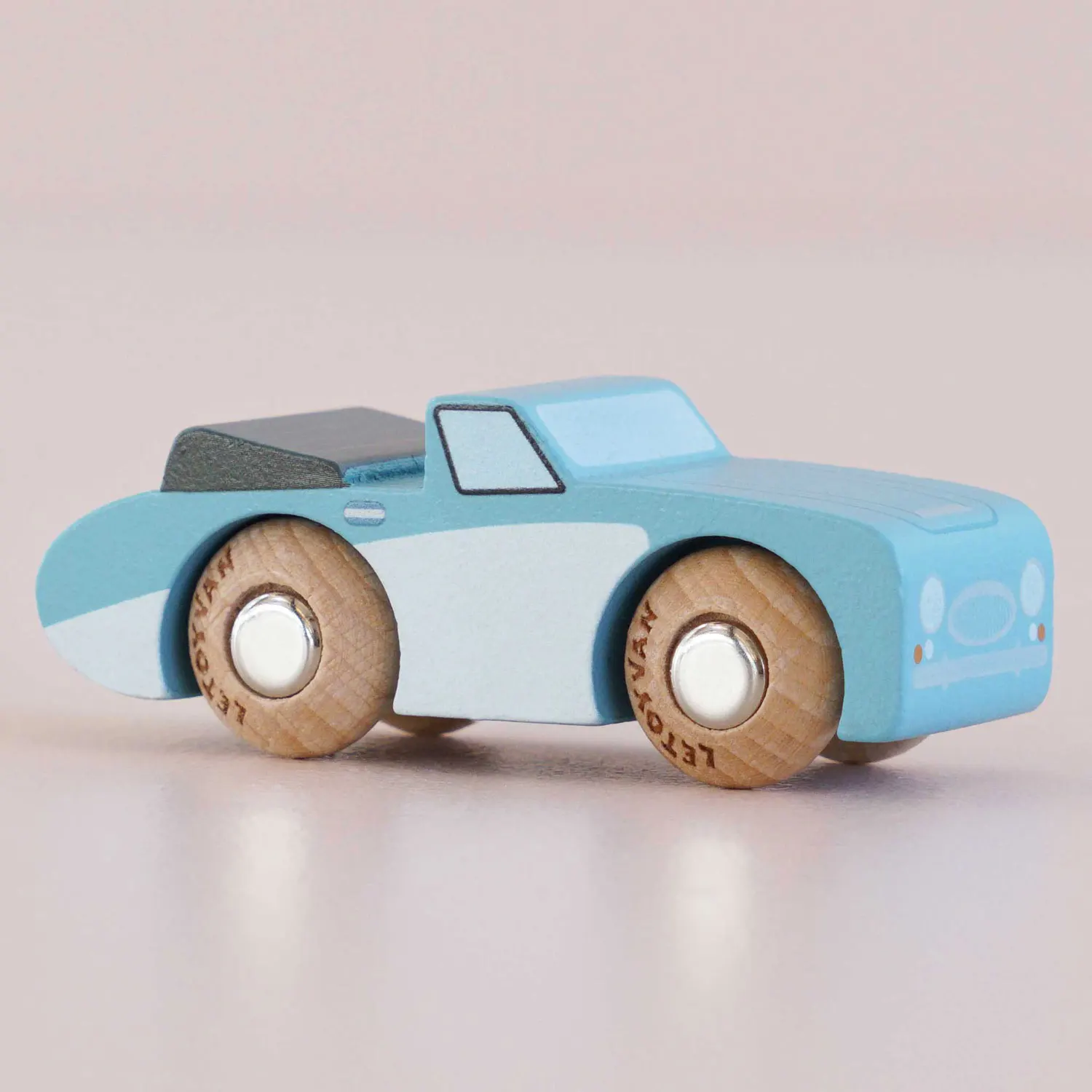 GT10 Justin-Le Toy Van (LTV)