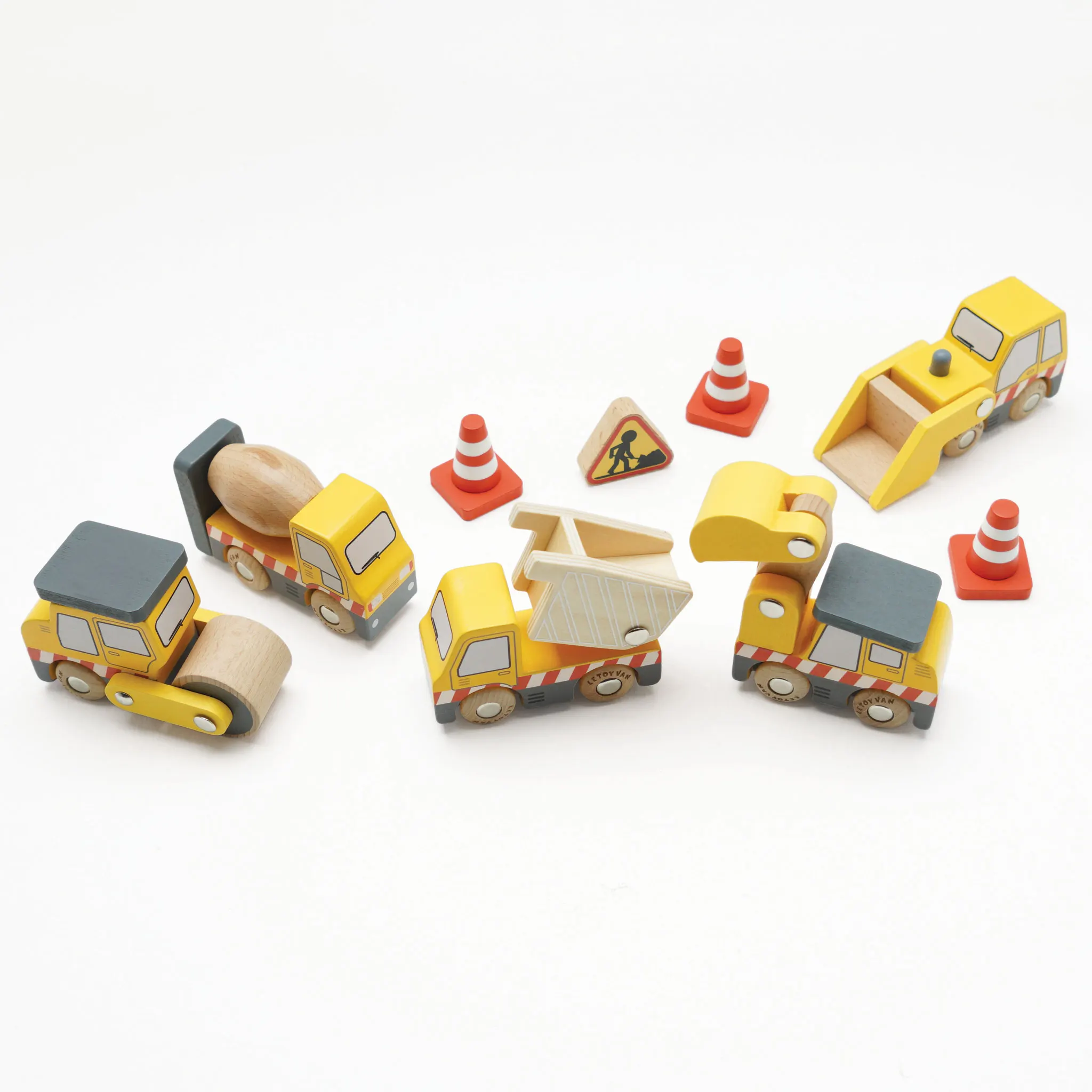 Baufahrzeuge / Construction Toy Cars, Trucks & Diggers (New Look)-Le Toy Van (LTV)