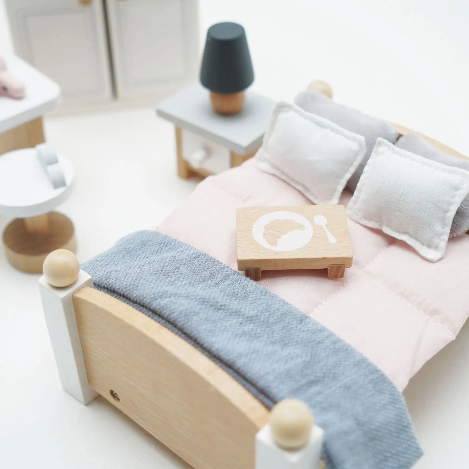 Daisylane Schlafzimmer / Wooden Dolls house Bedroom (New Look)-Le Toy Van (LTV)