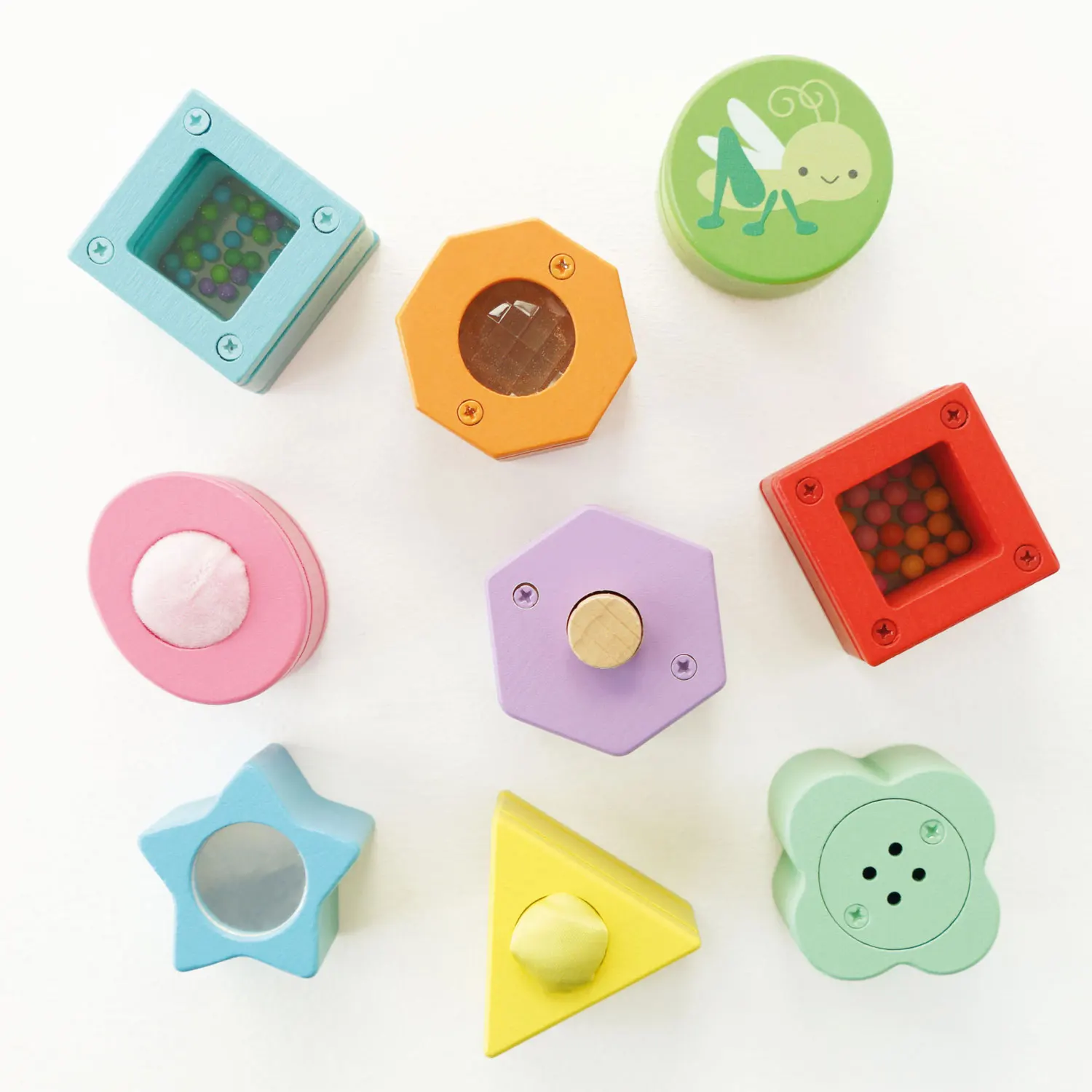 Petilou Sensorische Formen / Rainbow Sensory Shape Sorter-Le Toy Van (LTV)