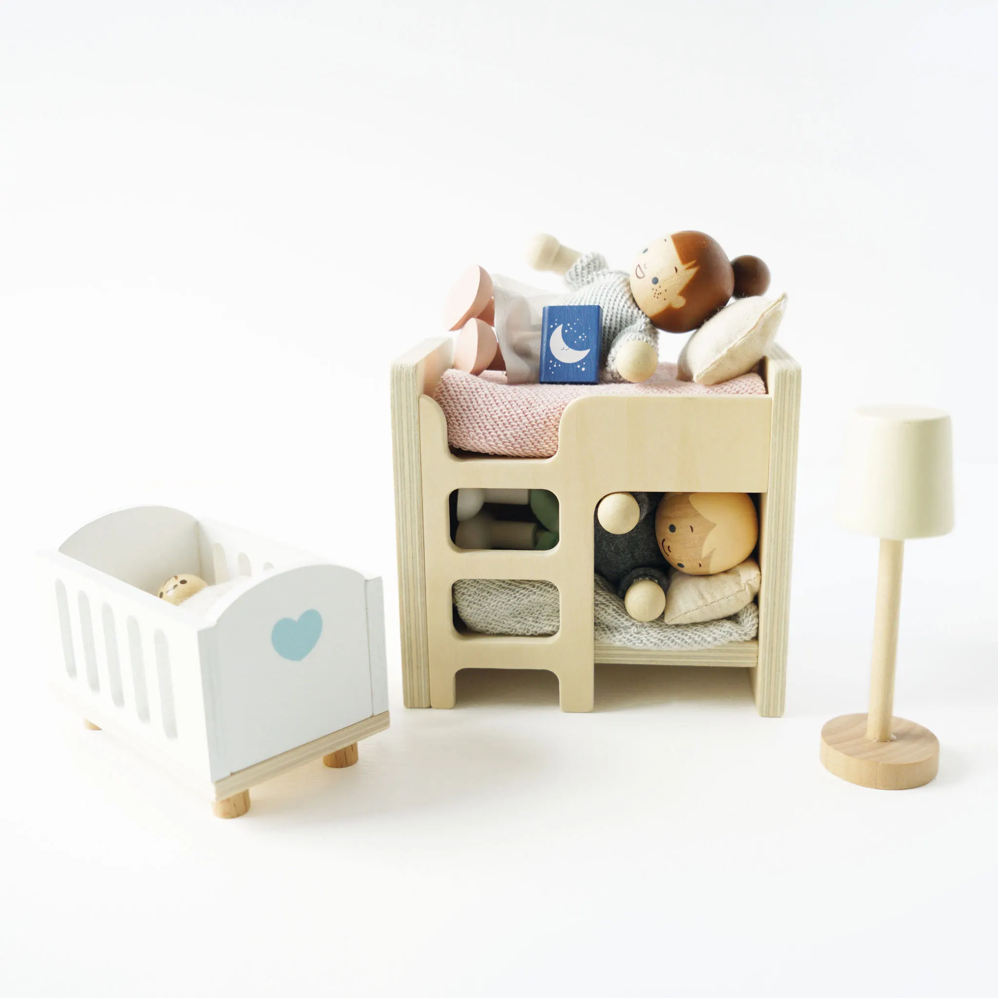 Meine Familie / Dolls House Family - 7 Piece (New Look)-Le Toy Van (LTV)