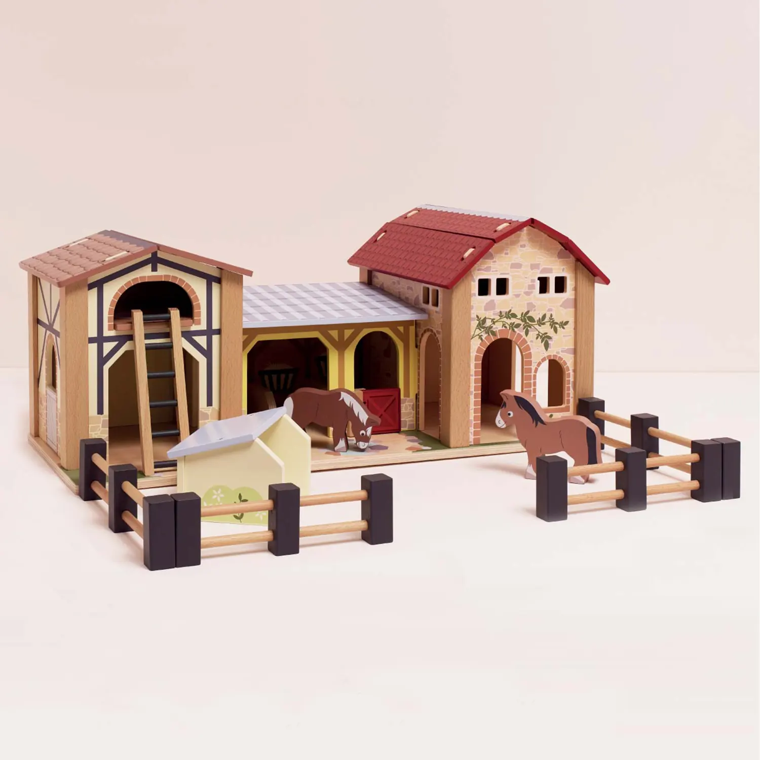 Bauernhof / Wooden Farmyard Stable-Le Toy Van (LTV)