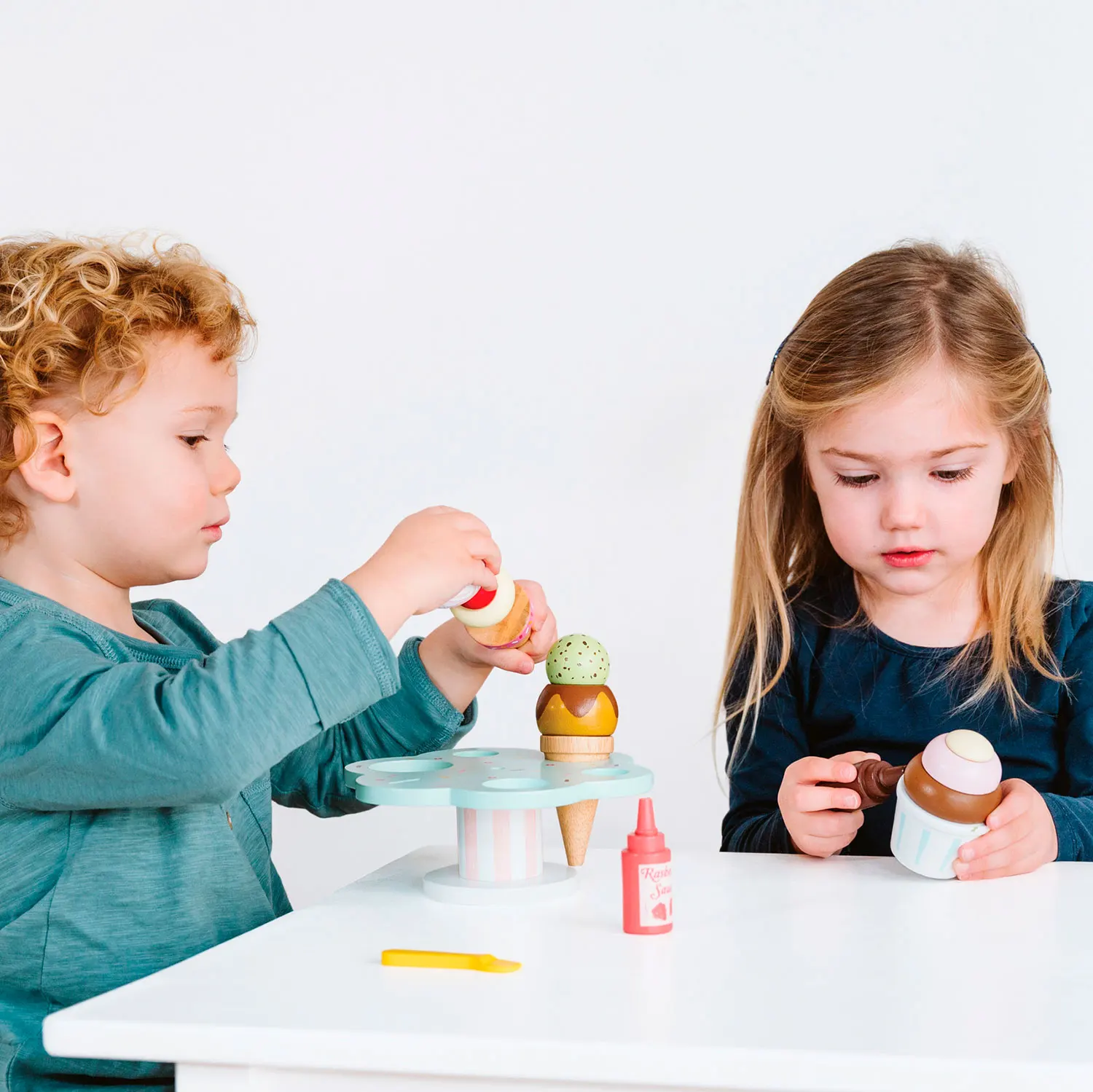 Carlos Eisständer / Wooden Ice Cream Stand & Toppings (New Look)-Le Toy Van (LTV)