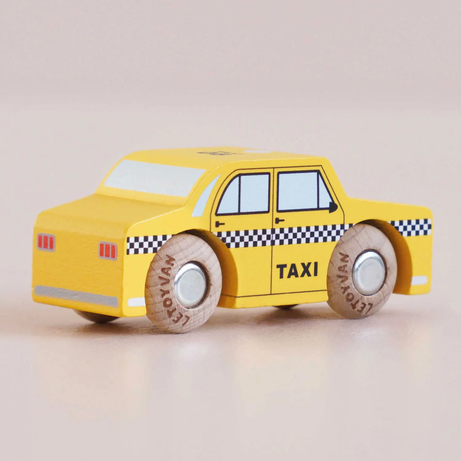 GT245 Trixie-Le Toy Van (LTV)