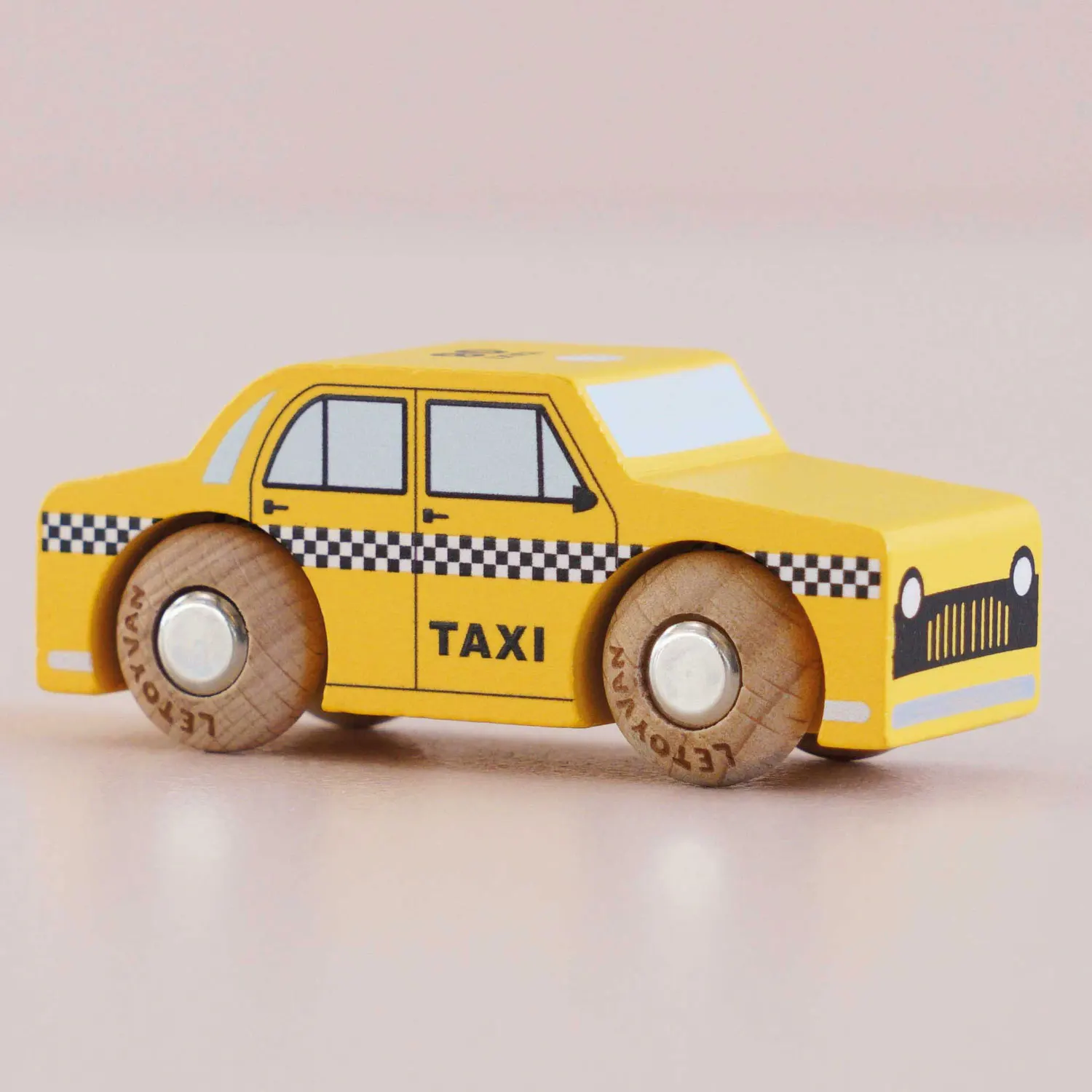 GT245 Trixie-Le Toy Van (LTV)