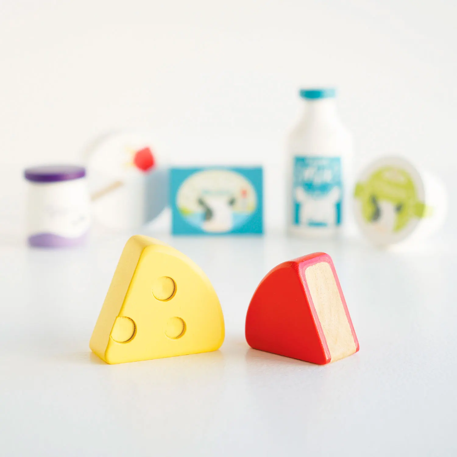 Käse & Milch Marktkiste / Cheese & Dairy Wooden Market Crate - 2022-Le Toy Van (LTV)