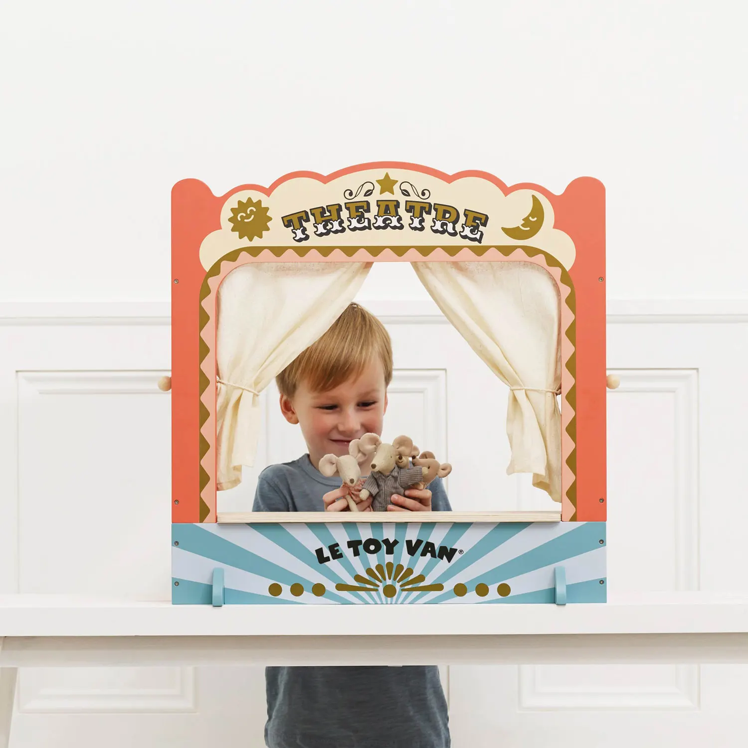 Tabletop Puppet Wooden Theatre / Tischtheater-Le Toy Van (LTV)