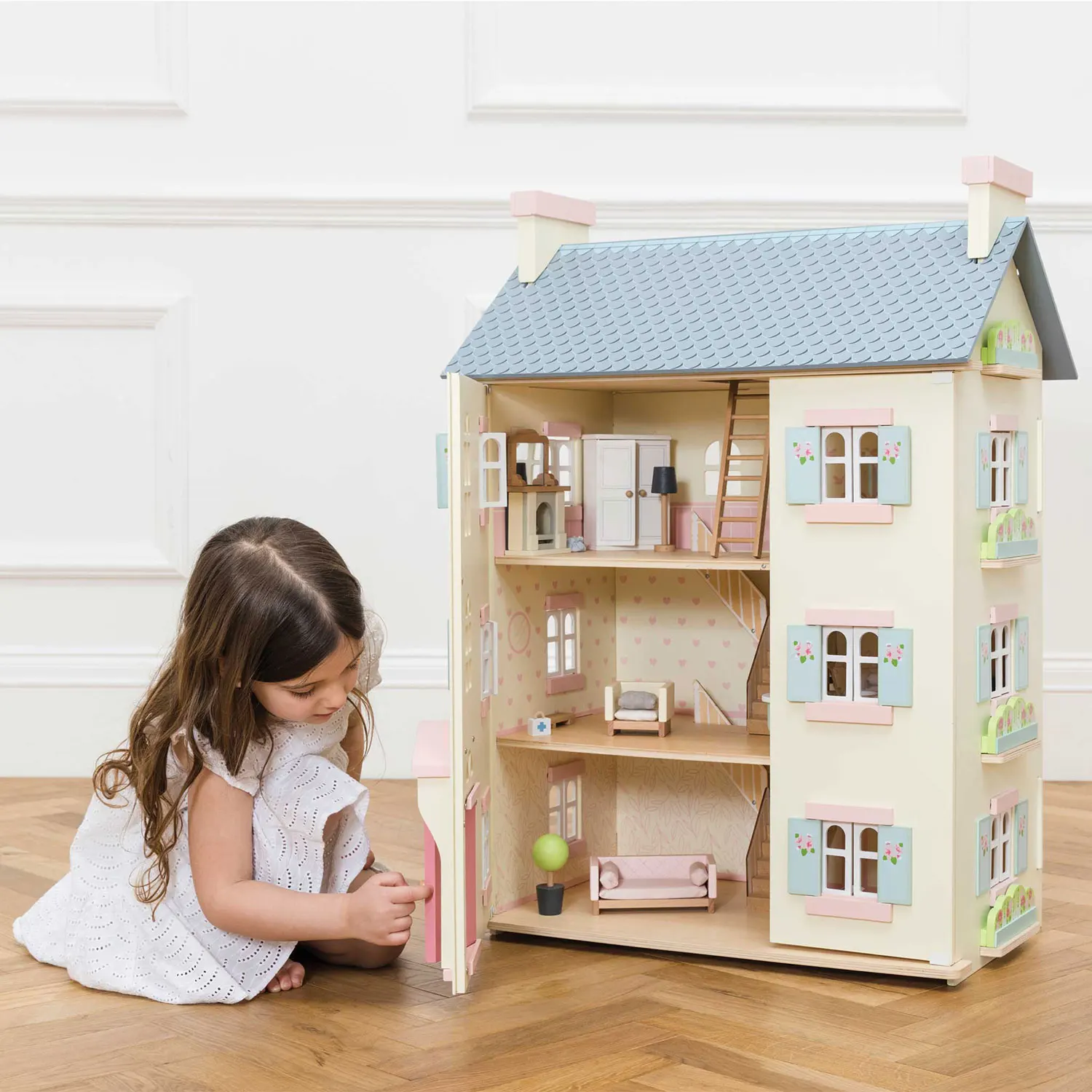 Cherry Tree Hall Haus / Cherry Tree Hall Wooden Dolls House-Le Toy Van (LTV)