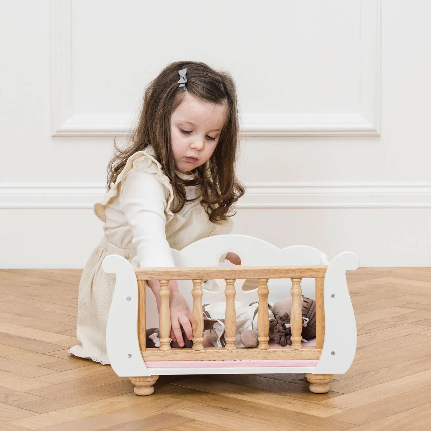 Puppenbett mit Gitterstäben / Dolls Wooden Cot-Le Toy Van (LTV)