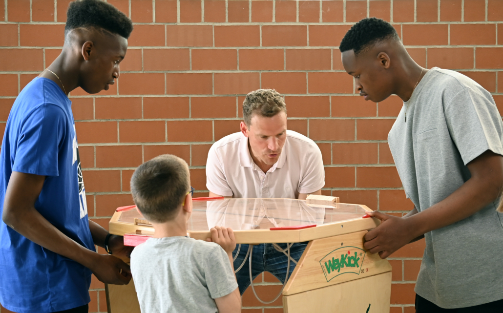 WeyKick Arena Fix 7700 A - 6 Spielfiguren und 1 Ball-WeyKick