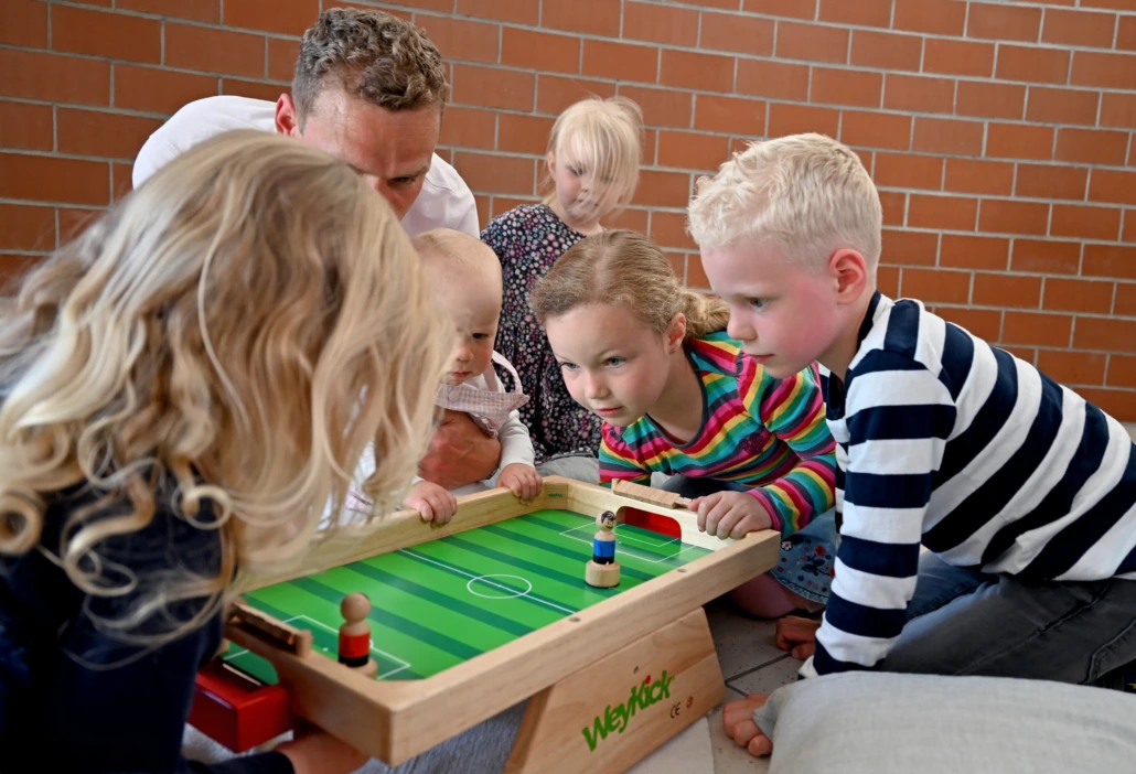 WeyKick Piccolo 7200 G - 2 Fußballspieler und 2 Bälle-WeyKick