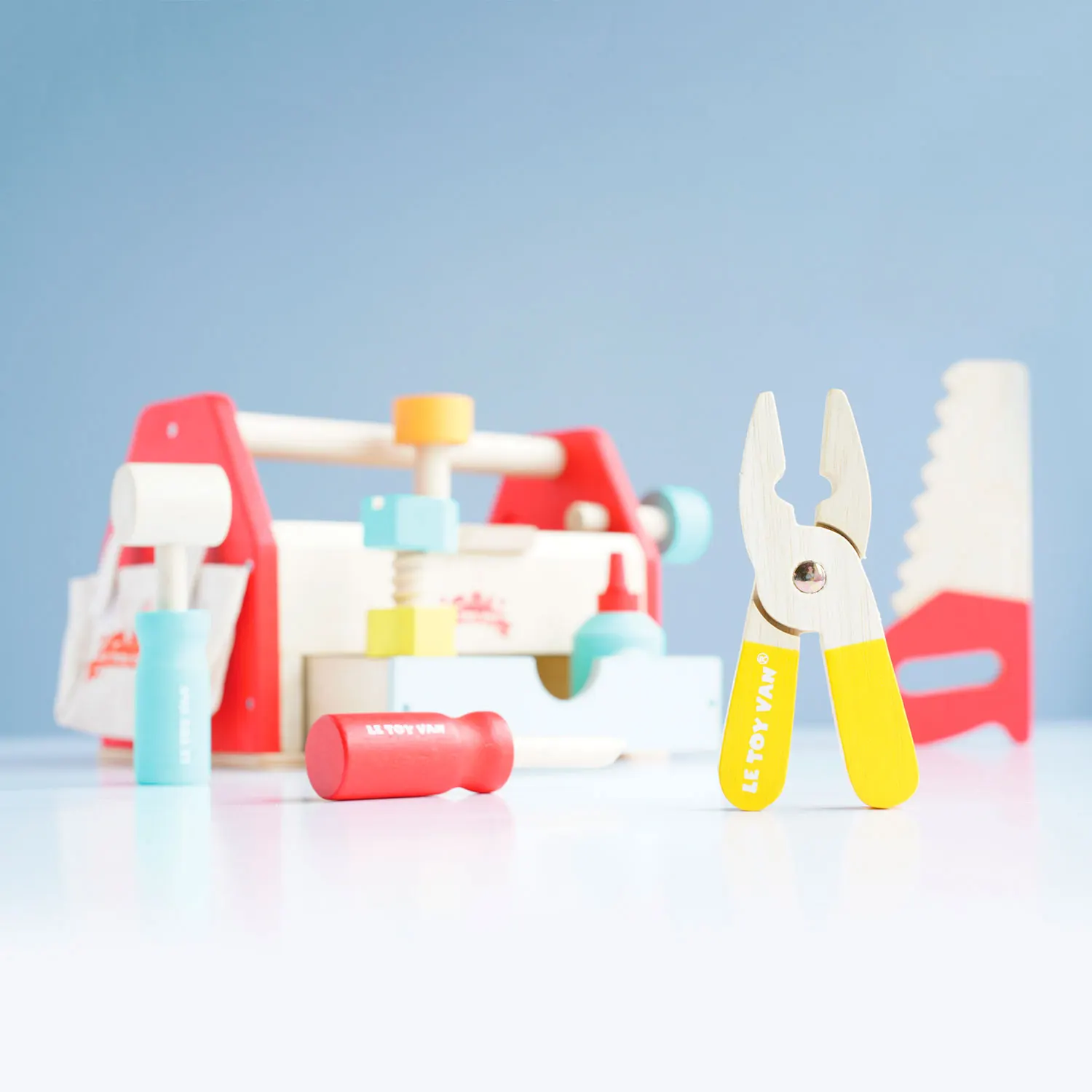 Werkzeugkasten / Tool Box & Wooden Tools-Le Toy Van (LTV)