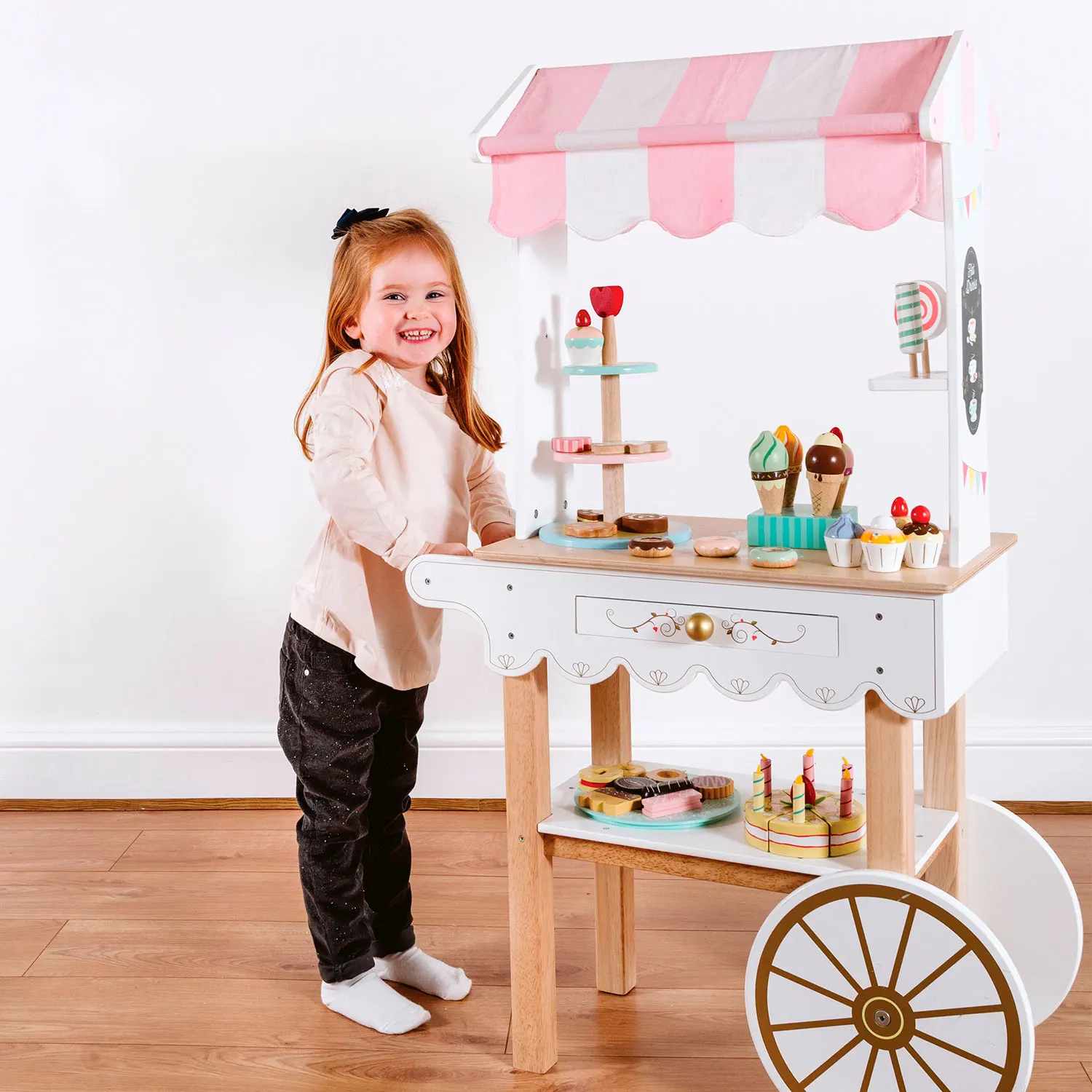 Tee- & Süßigkeitenwagen / Tea & Treats Trolley Market Stall-Le Toy Van (LTV)