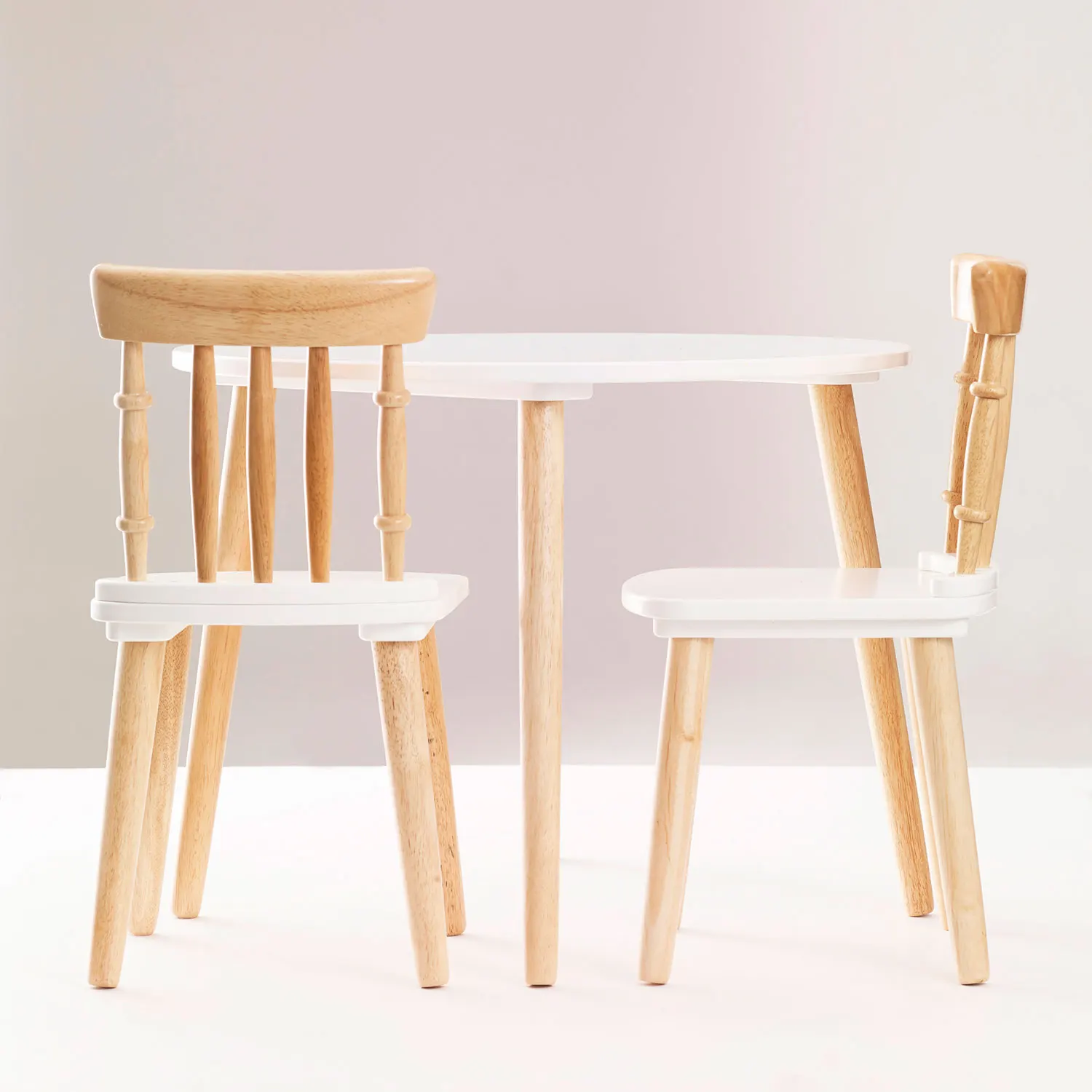 Tisch & zwei Stühle (Kindermöbel) /Childrens Wooden Table and Chairs-Le Toy Van (LTV)