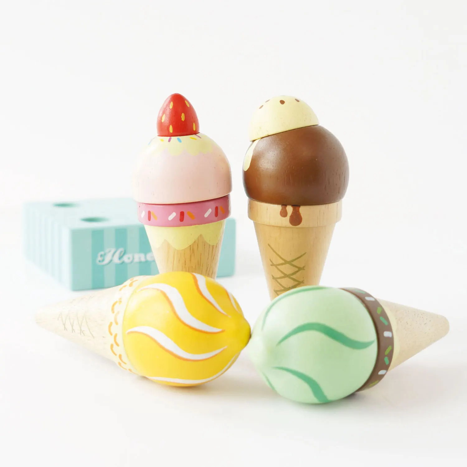 Eiscreme auf Waffeln  / Wooden Ice Cream Cones Set-Le Toy Van (LTV)