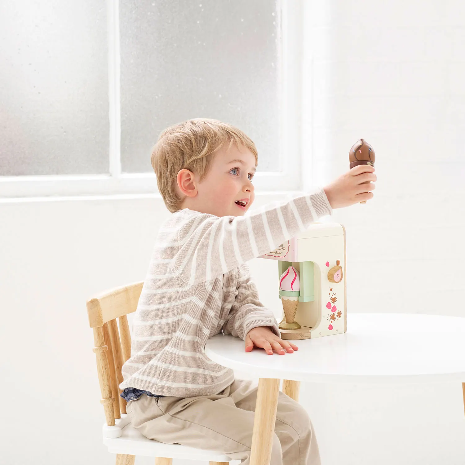 Ice Cream Machine & Play Food Cones-Le Toy Van (LTV)