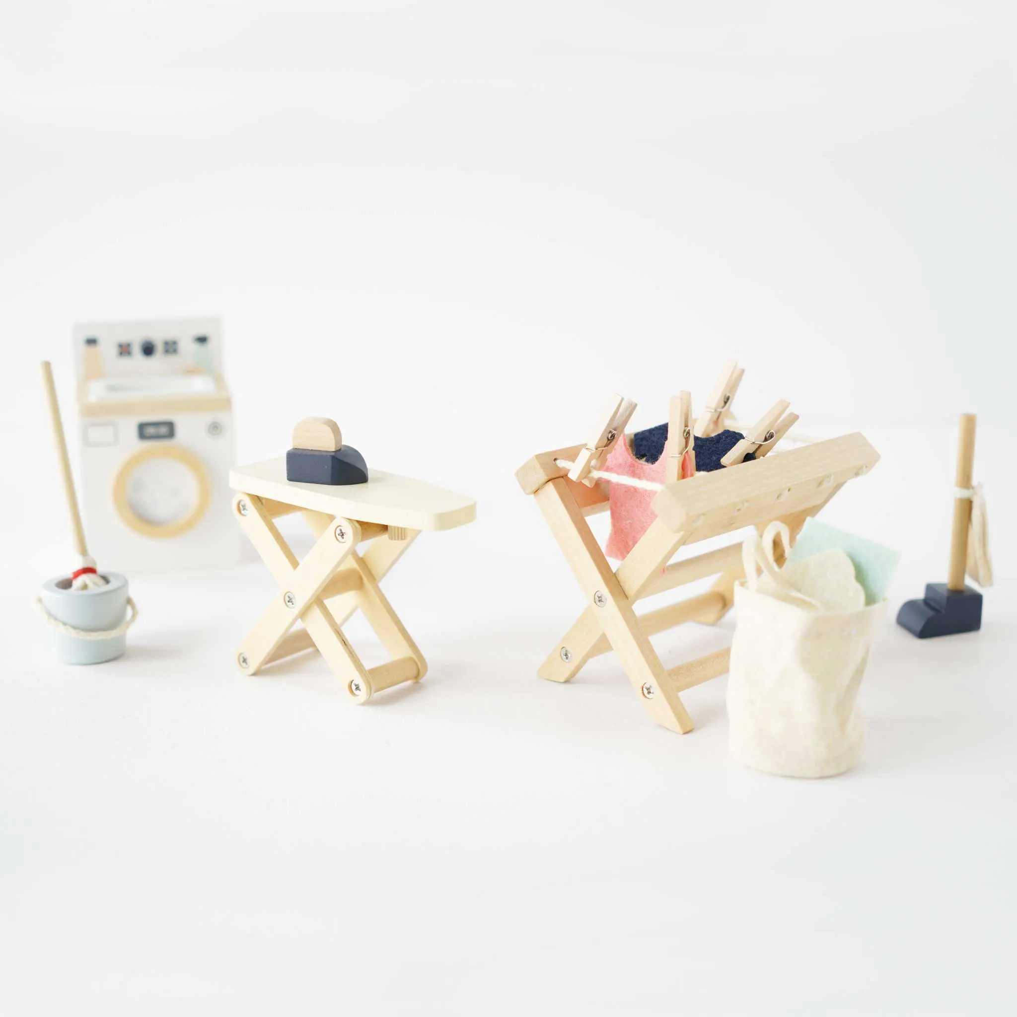 Waschküchen Set / Wooden Dolls House Laundry Room-Le Toy Van (LTV)