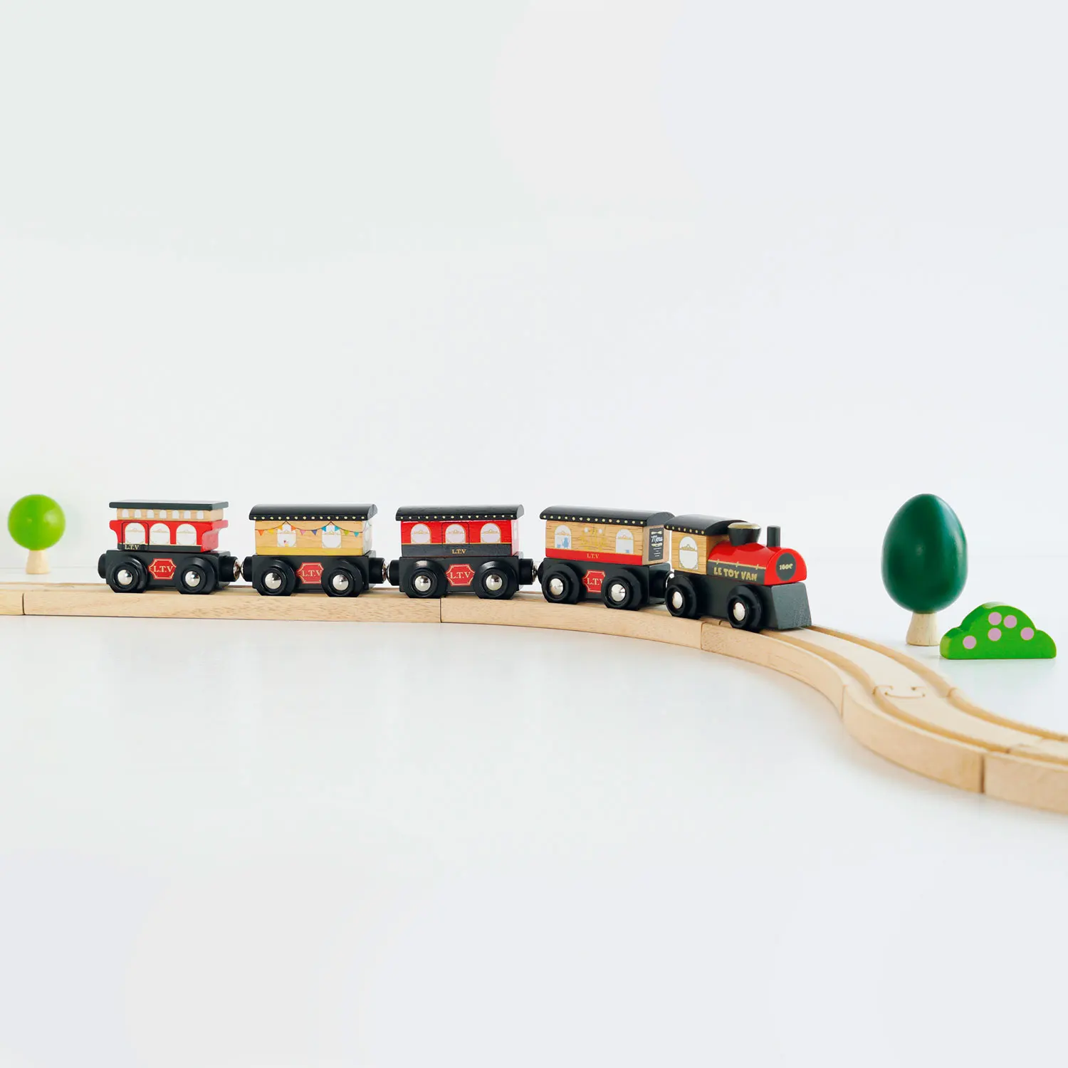 Royal Express Train & Carriages (Red)-Le Toy Van (LTV)
