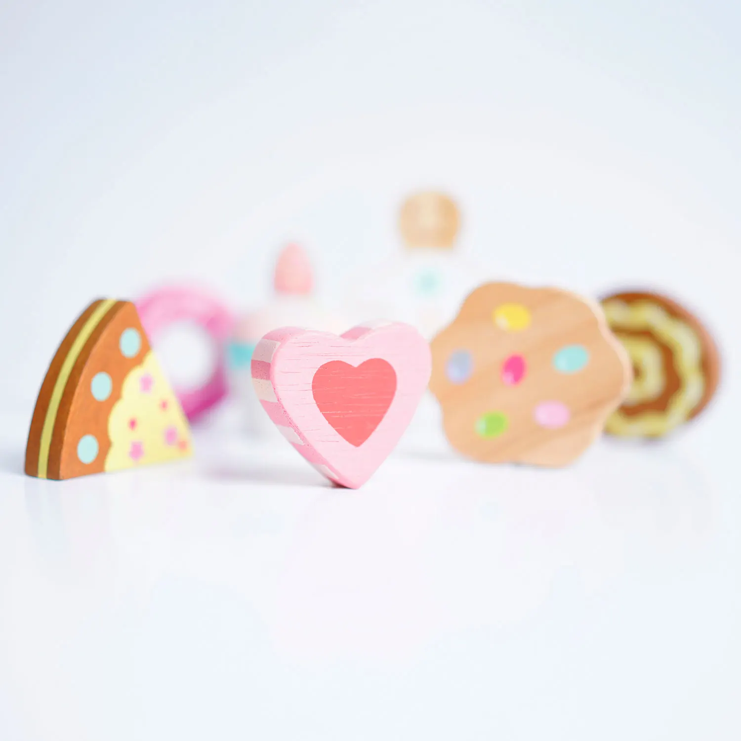 Kuchenständer / Three Tier Cake Stand-Le Toy Van (LTV)