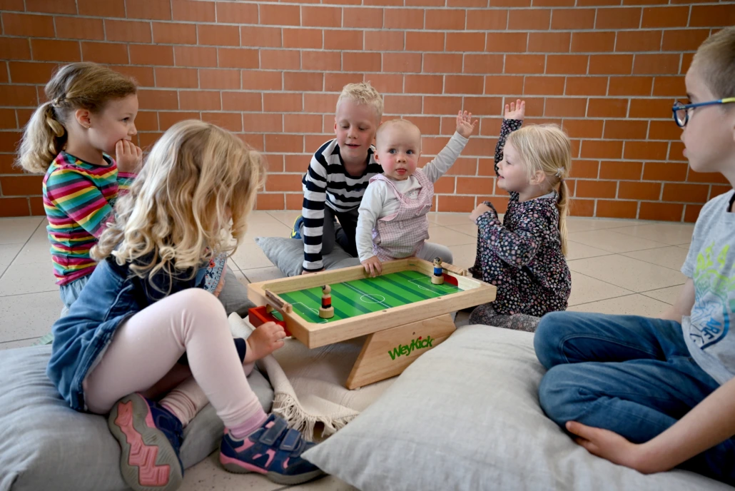 WeyKick Piccolo 7200 G - 2 Fußballspieler und 2 Bälle-WeyKick