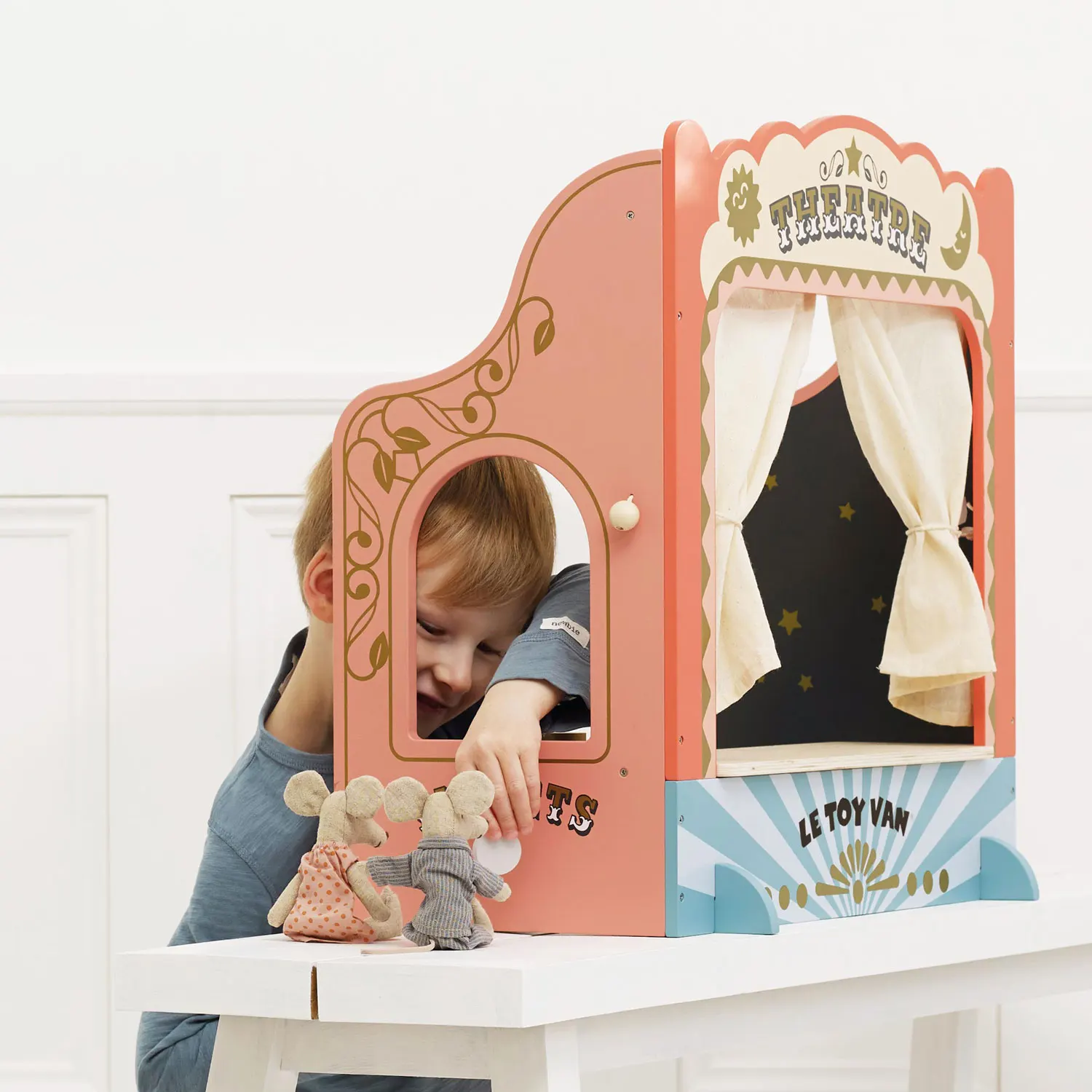Tabletop Puppet Wooden Theatre / Tischtheater-Le Toy Van (LTV)